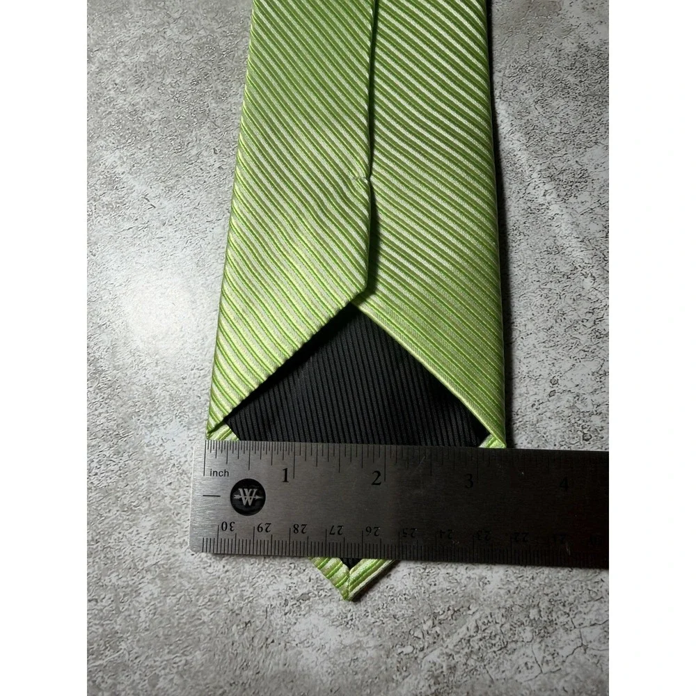 Barry Wang 100% Silk Tie Mens One Size Green Striped Jacquard Pointed Necktie